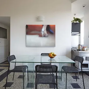 https://casa-di-franco-navigli.italymilanhotels.net