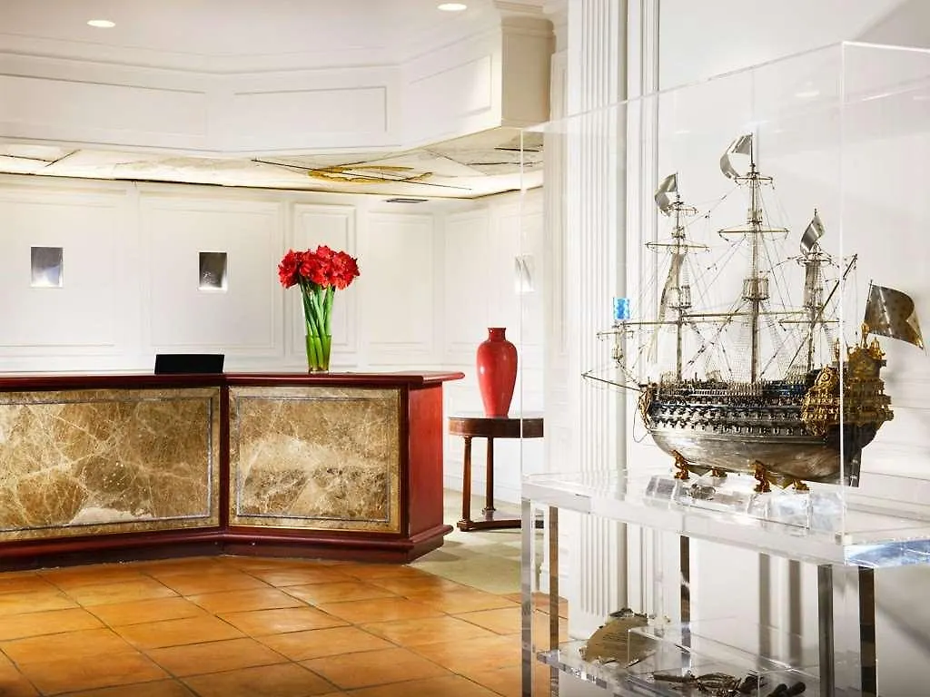 Hotel Pierre Milano Италия
