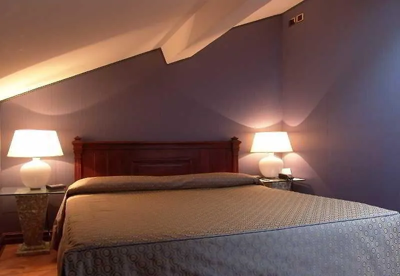 Hotel Pierre Milano 5*, Милан Италия