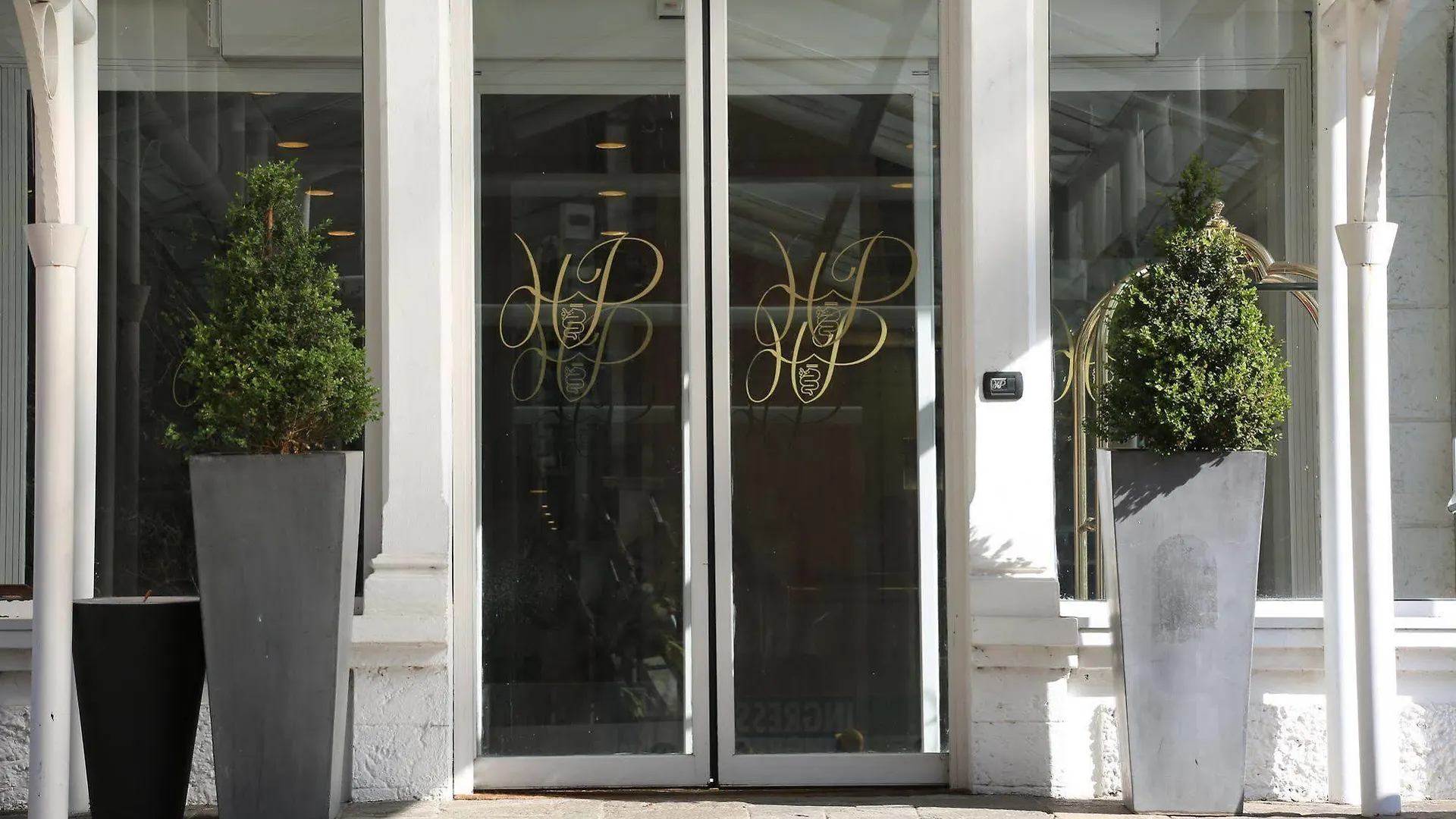 Hotel Pierre Milano 5*, Милан Италия