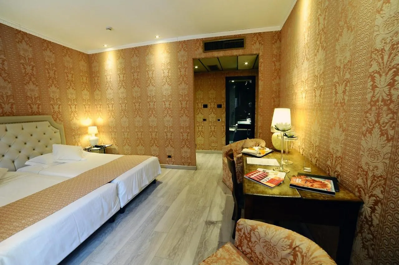 Hotel Pierre Milano 5*,  Italia
